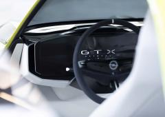 Interieur_opel-vizor-la-vision-de-style-sur-le-gtx-experimental_1