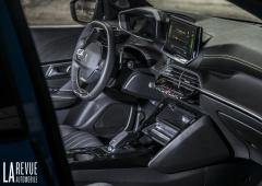 Interieur_peugeot-208-puretech-130-eat8-essai_1
                                                        width=