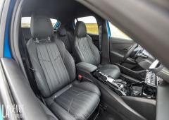 Interieur_peugeot-208-puretech-130-eat8-essai_12