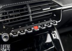 Interieur_peugeot-208-puretech-130-eat8-essai_8
                                                        width=