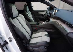 Interieur_peugeot-3008-hybrid4-essai_3