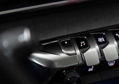 Interieur_peugeot-3008-hybrid4-essai_5
                                                        width=