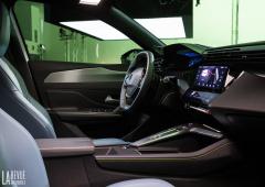 Interieur_peugeot-308-hybrid-la-nouvelle-compacte-du-lion_1
                                                        width=