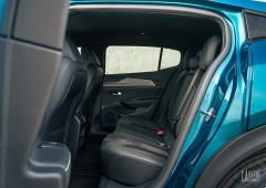 Interieur_peugeot-408-le-melange-entre-berline-et-suv_4
                                                        width=