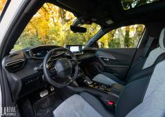 Interieur_peugeot-e-2008-gt-essai_0