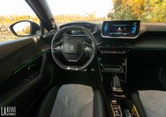 Interieur_peugeot-e-2008-gt-essai_5