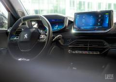 Interieur_peugeot-e-2008-luxueux-felin-urbain_0
                                                        width=