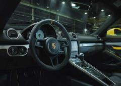 Interieur_porsche-718-cayman-gt4-plus-affutes-que-jamais_0