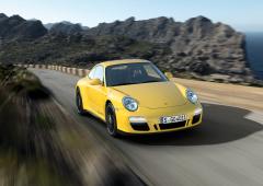 Porsche 911 carrera 4 gts 