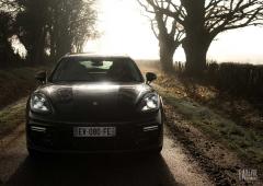 Exterieur_porsche-panamera-sport-turismo-turbo-s-hybride_0
                                                                        width=