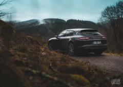 Exterieur_porsche-panamera-sport-turismo-turbo-s-hybride_3
                                                        width=