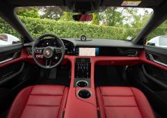 Interieur_porsche-taycan-turbo-s_0
                                                        width=