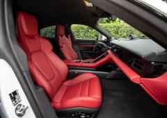 Interieur_porsche-taycan-turbo-s_12