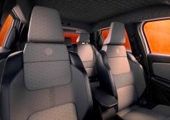 Exterieur_renault-5-roland-garros-l-elegance-sur-le-court-et-sur-la-route_7
                                                        width=