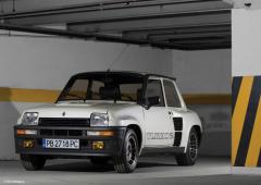 Une renault 5 turbo 2 en vente a retro mobile 