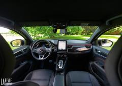 Interieur_renault-arkana-e-tech-essai_3