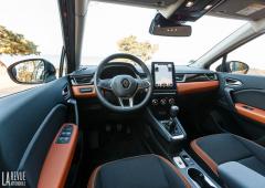 Interieur_reanult-captur-tce-130-essai_4
                                                        width=