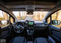 Interieur_renault-kangoo-e-tech-essai_3
                                                        width=