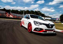 Exterieur_renault-megane-4-rs-trophy-r-essai-sur-le-nurburgring_14