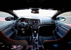 Interieur_renault-megane-4-rs-trophy-r-essai-sur-le-nurburgring_0