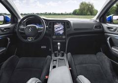 Interieur_renault-megane-e-tech-plug-in-hybrid-le-break-megane-hybride-rechargeable_0