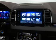 Interieur_skoda-karoq-millesime-2022-studio_7
                                                        width=