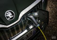 Exterieur_skoda-superb-iv-laurin-klement-la-berline-hybride-rechargeable-a-l-essai_11