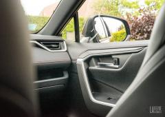 Interieur_suzuki-across-plug-in-hybrid_5
                                                        width=