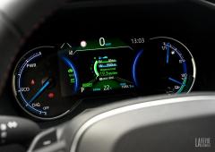 Interieur_suzuki-across-plug-in-hybrid_9