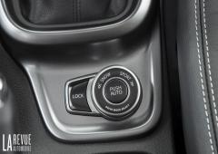 Interieur_suzuki-s-cross-vitara-hybride_10