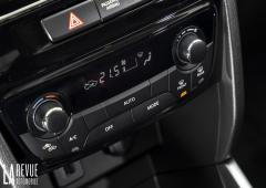 Interieur_suzuki-s-cross-vitara-hybride_12