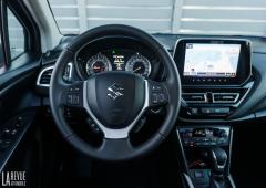 Interieur_suzuki-s-cross-essai_3