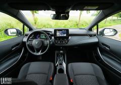 Interieur_suzuki-swace-hybrid-essai_1