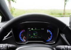 Interieur_suzuki-swace-hybrid-essai_6