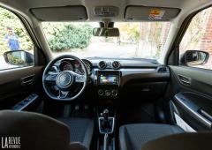 Interieur_suzuki-swift-hybrid-2020-essai_0