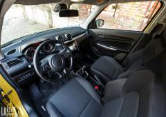 Interieur_suzuki-swift-hybrid-2020-essai_4