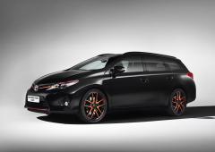 Toyota auris touring sports laquo black raquo 