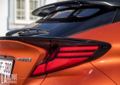 Exterieur_toyota-c-hr-hybride-2019-essai_19