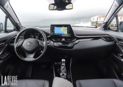 Interieur_toyota-c-hr-hybride-2019-essai_0