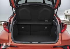 Interieur_toyota-c-hr-hybride-2019-essai_2