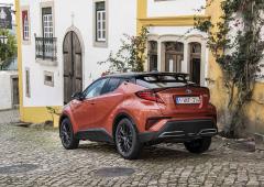 Exterieur_toyota-c-hr-dynamic-suv-hybride-annee-2020_1