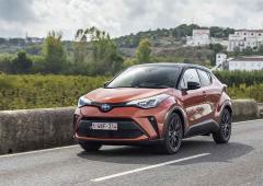 Exterieur_toyota-c-hr-dynamic-suv-hybride-annee-2020_2