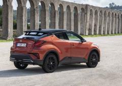 Exterieur_toyota-c-hr-dynamic-suv-hybride-annee-2020_5