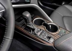 Interieur_toyota-camry-hybrid-2022_2