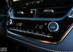 Exterieur_toyota-corolla-hybrid-2023-essai_33
