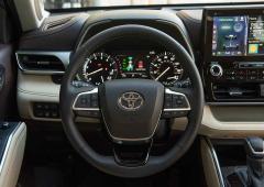 Interieur_toyota-highlander_3