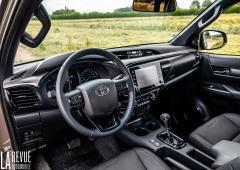 Interieur_toyota-hilux-2021-essai_0