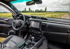 Interieur_toyota-hilux-2021-essai_6