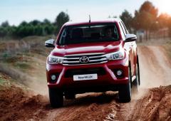 Le toyota hilux 2017 passe aux 2 roues motrices 