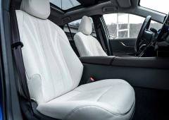 Interieur_toyota-mirai-2022-la-voiture-a-hydrogene_3